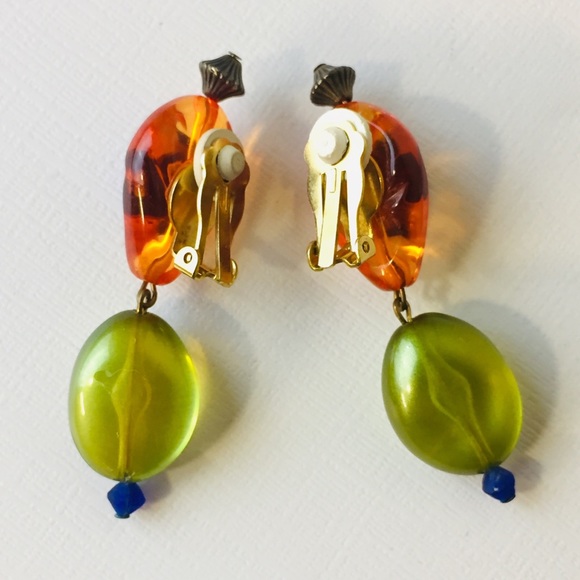 Vintage Statement Beaded Plastic Clip On Earrings - Picture 4 of 8